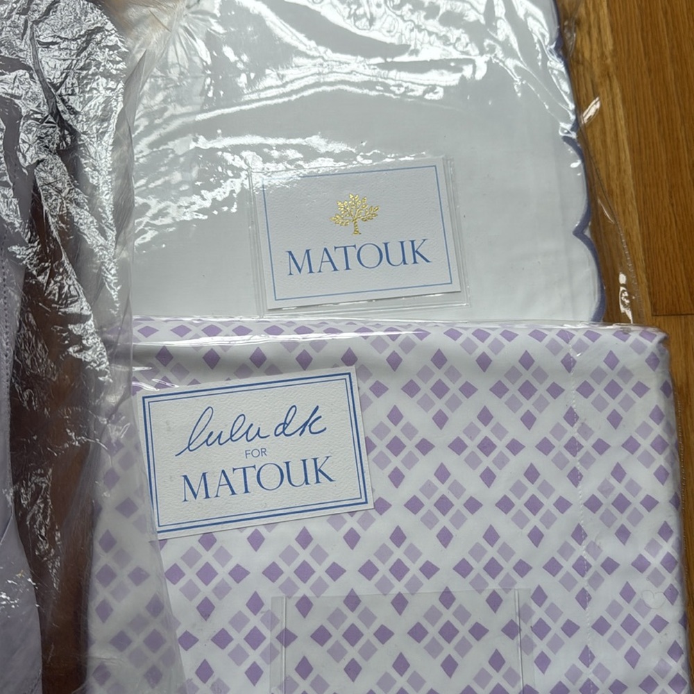 Matouk Twin Duvet, twin scalloped flat sheet and Boudoir Pillow- new with tags